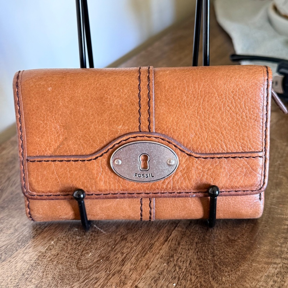 Vintage Fossil Cognac Brown Leather Trifold Wallet Keyhole Snap Y2K Boho Rustic